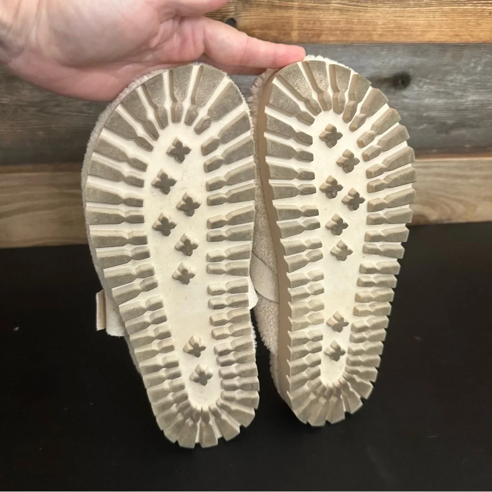 STEVE MADDEN Women’s Off White Nina Buckle Slip On Faux Fur Clogs Shoes 6.5 - Picture 10 of 11